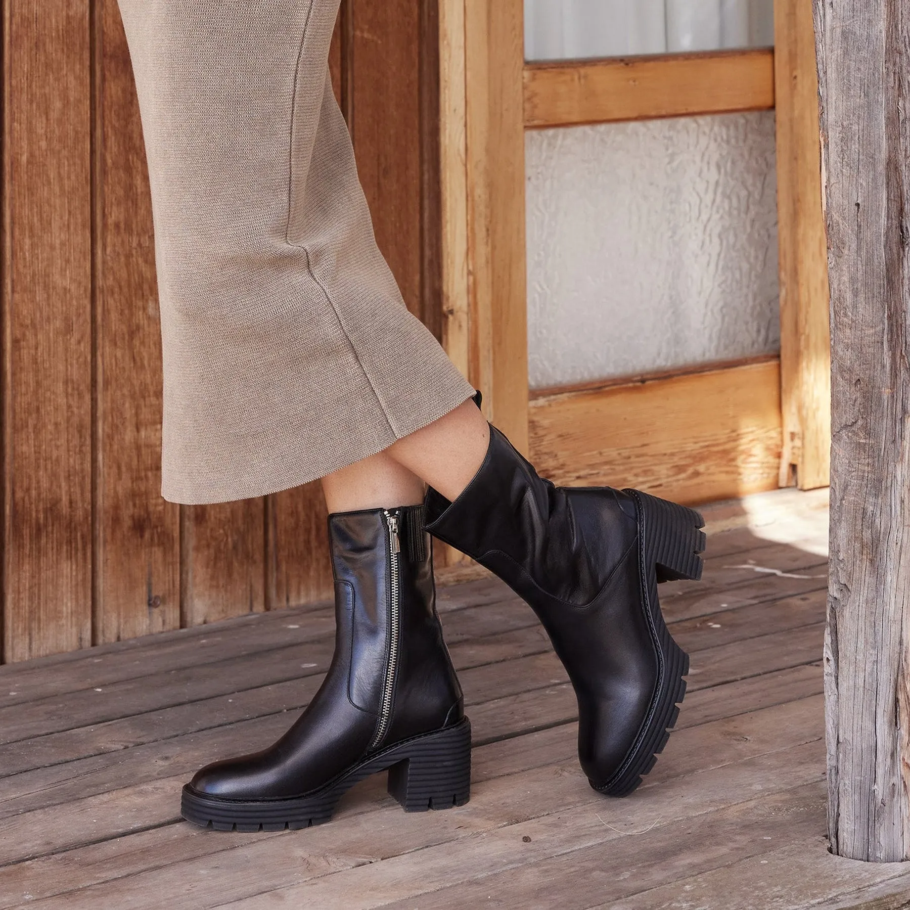 MALIKA LEATHER MID ANKLE BOOTS