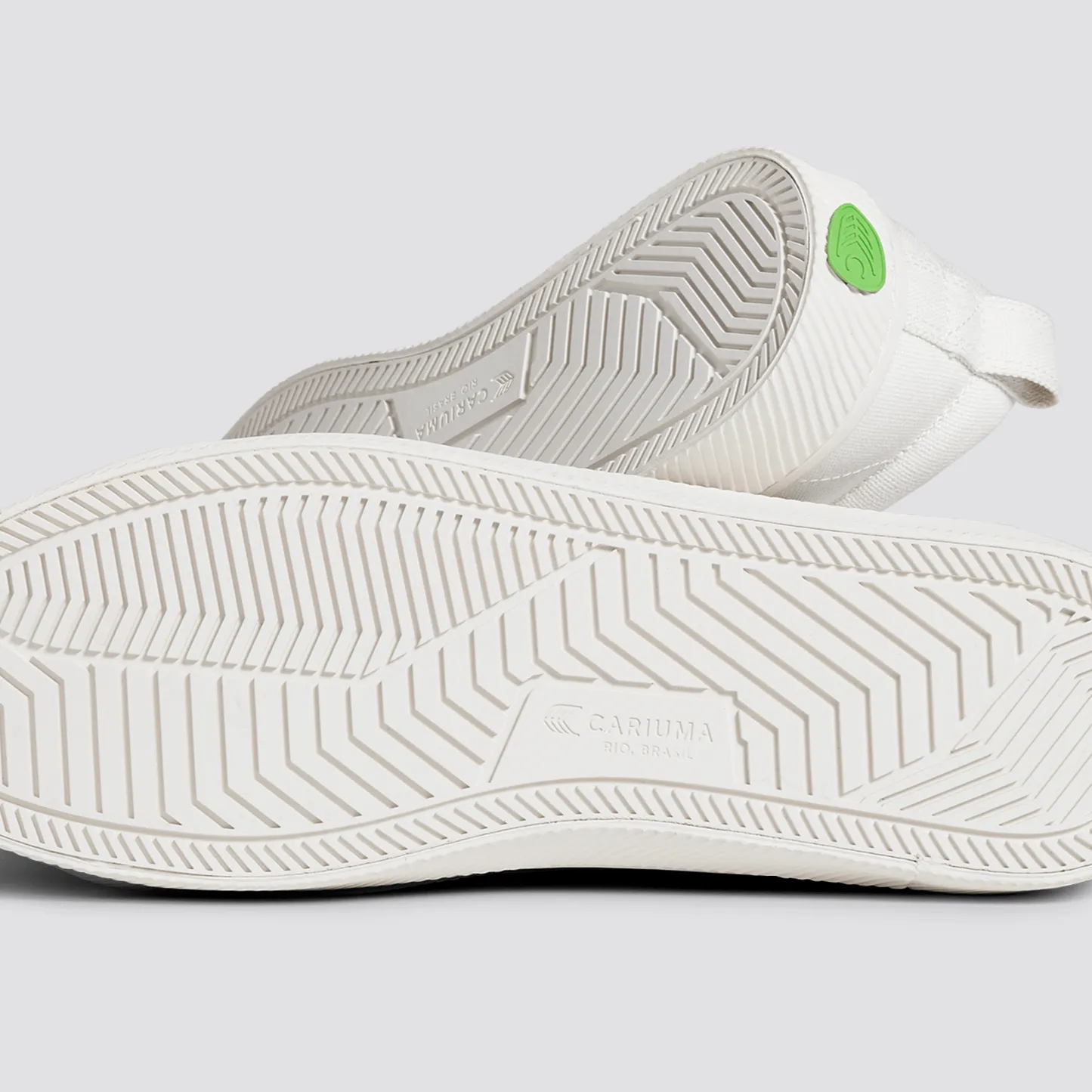 Off-White Canvas OCA LOW
