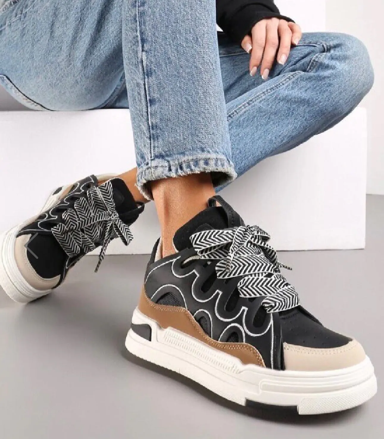 Teenage/Ladies Black Cordelia Trainer
