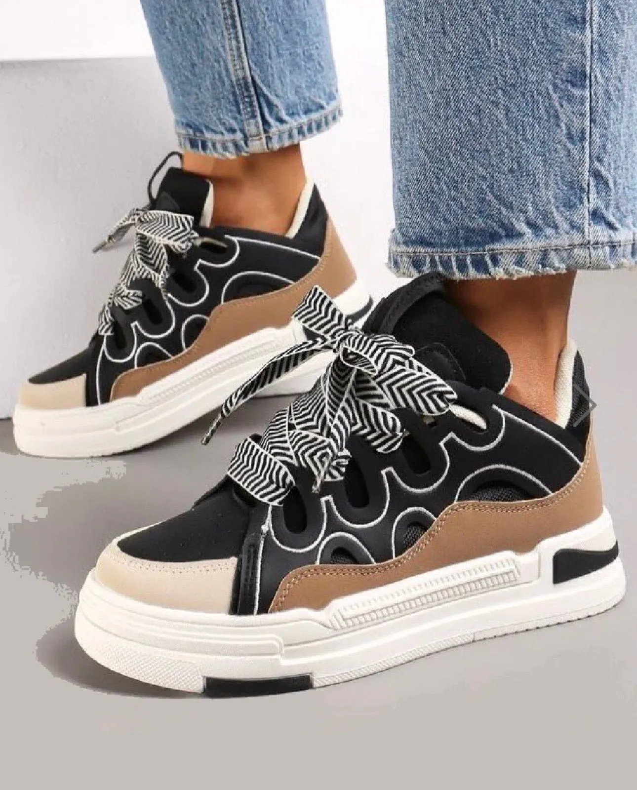 Teenage/Ladies Black Cordelia Trainer