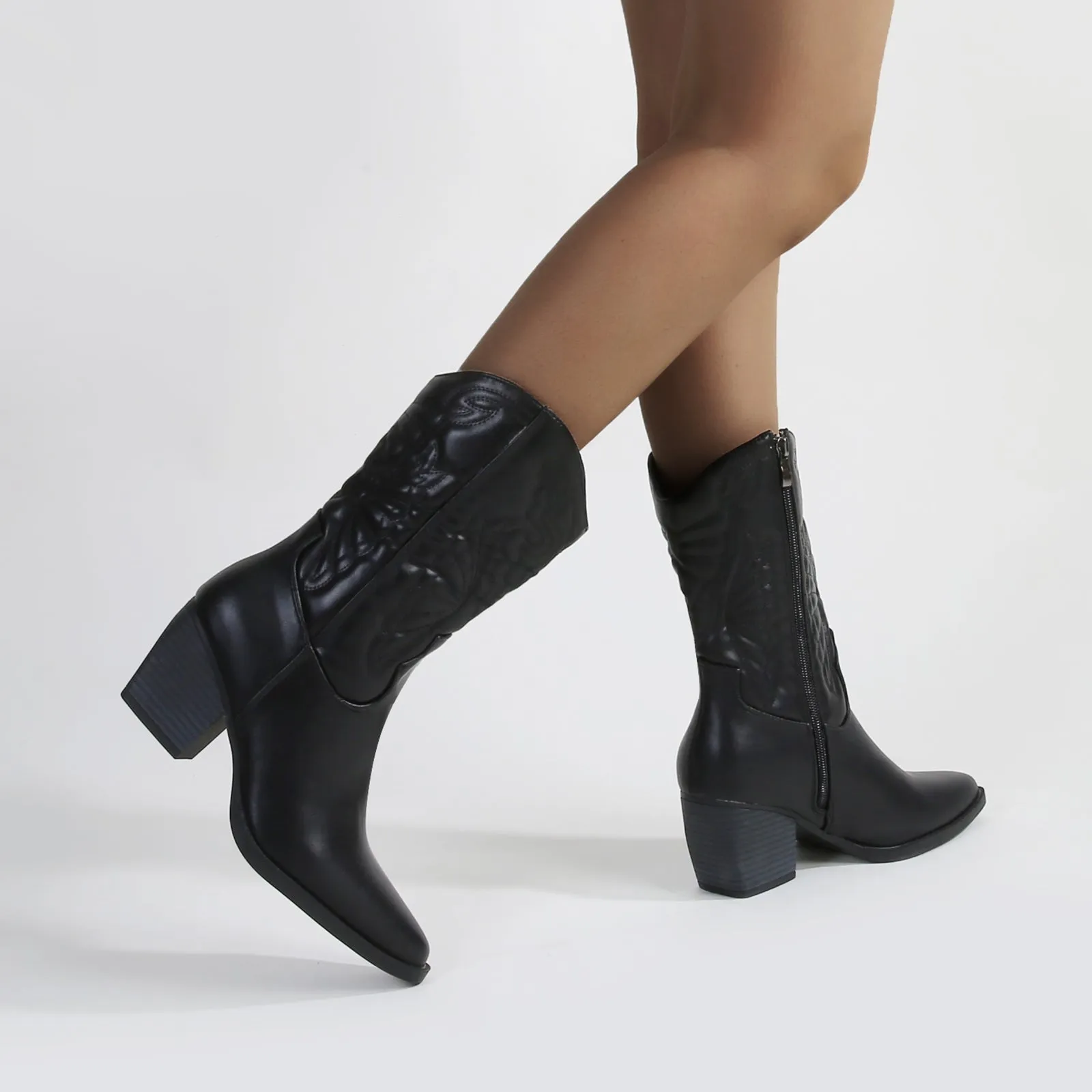 Texas Classic Embroidered Cowboy Boots