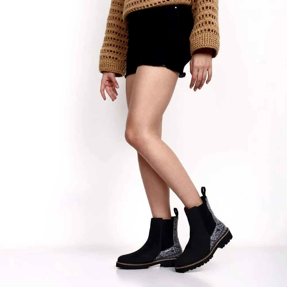Women Printed Boots